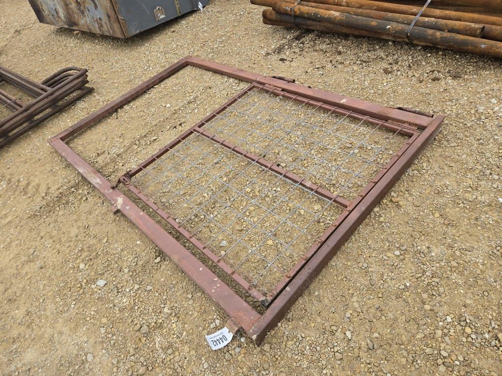 OVERHEAD WITH 4' GATE