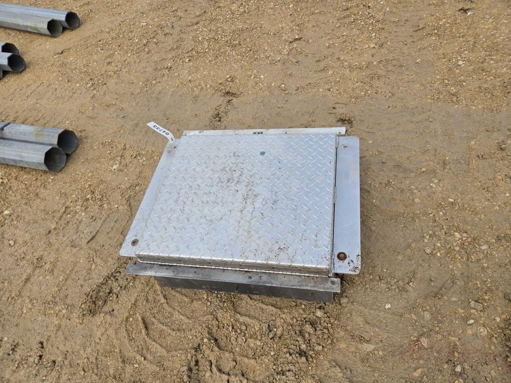 SMALL TOOL BOX