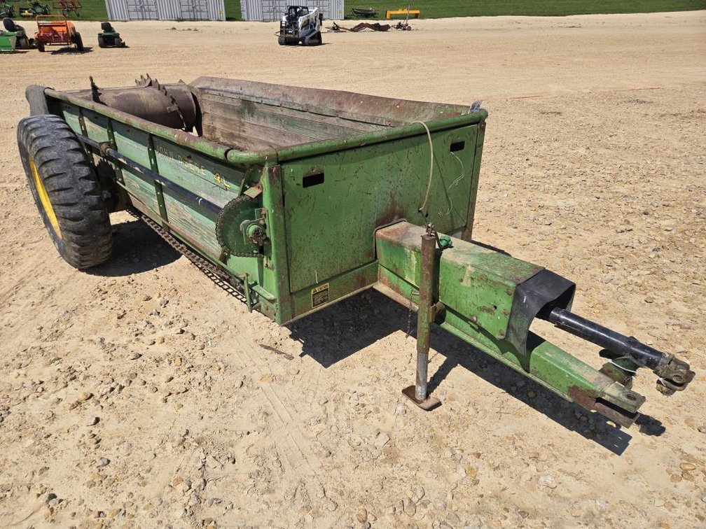 JOHN DEERE 40 MANURE SPREADER