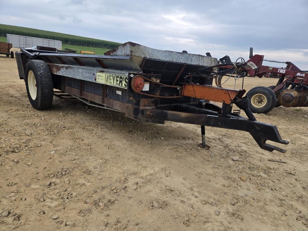 MEYERS 225 MANURE SPREADER