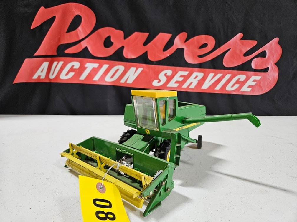 John Deere 6600 Combine And Crop Header