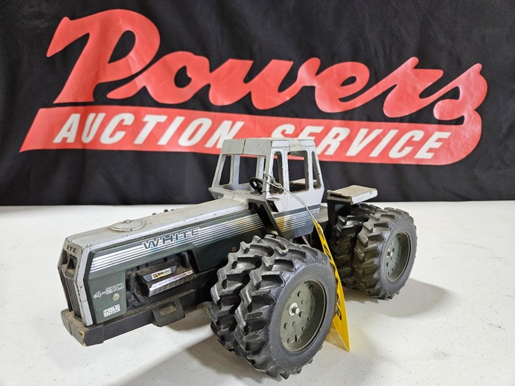 White 4-210 Articulating Tractor