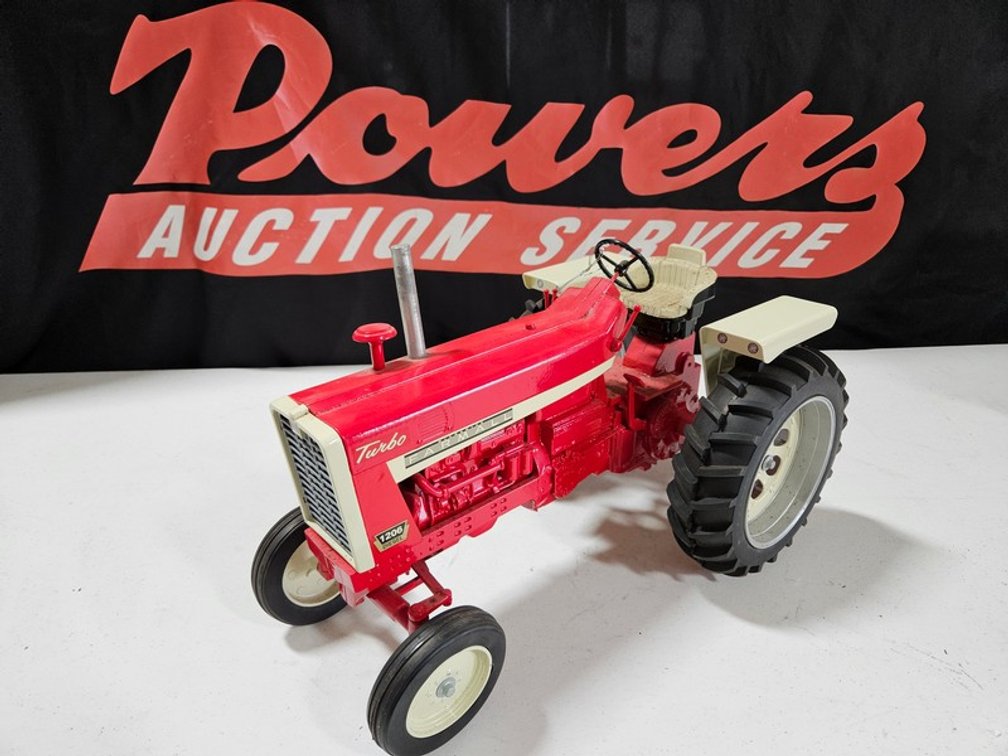 Farmall 1206 1/8 Scale Turbo Diesel Tractor