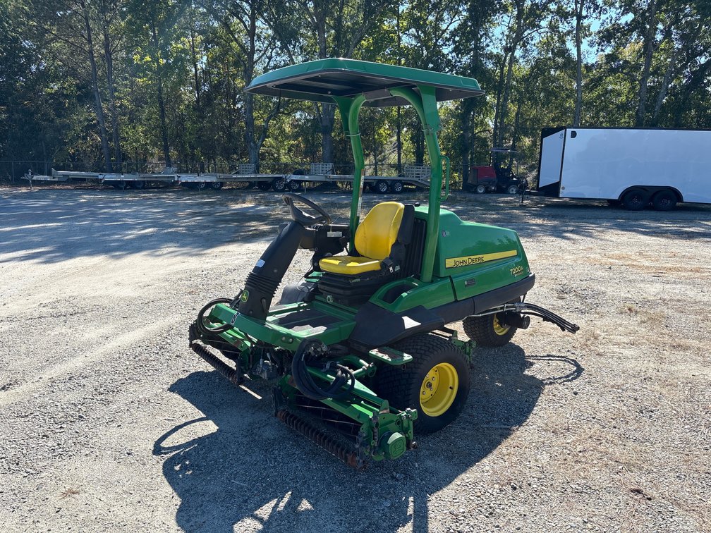 2017 John Deere 7200A Trim and Surround Mower