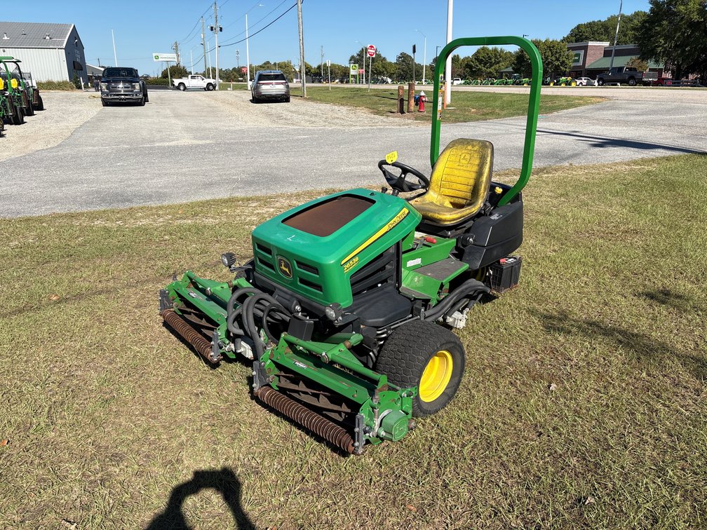 2022 John Deere 2653B Trim and Surround Mower