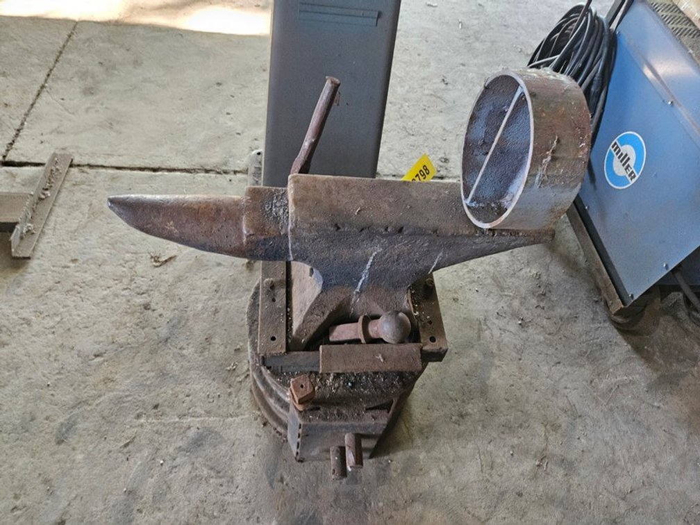 Metal Anvil & Stand