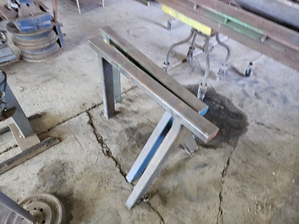 Metal Shop Stands
