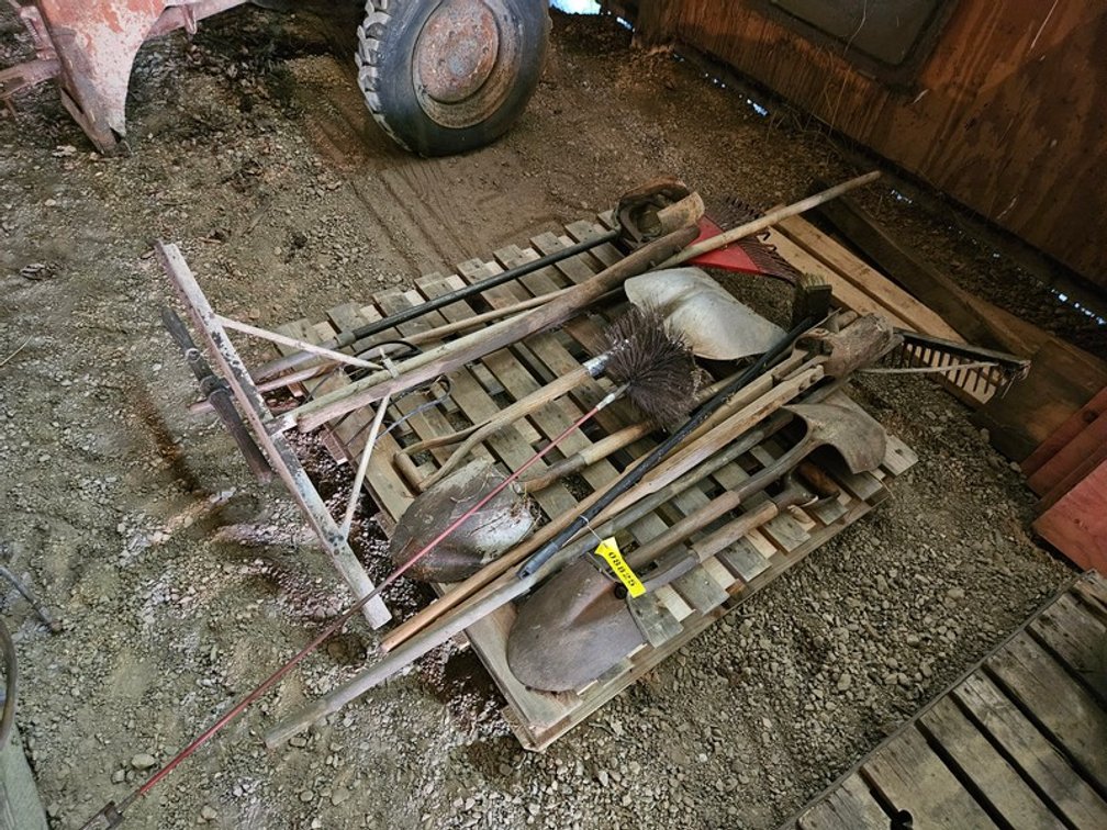 Pallet Of Hand Tools