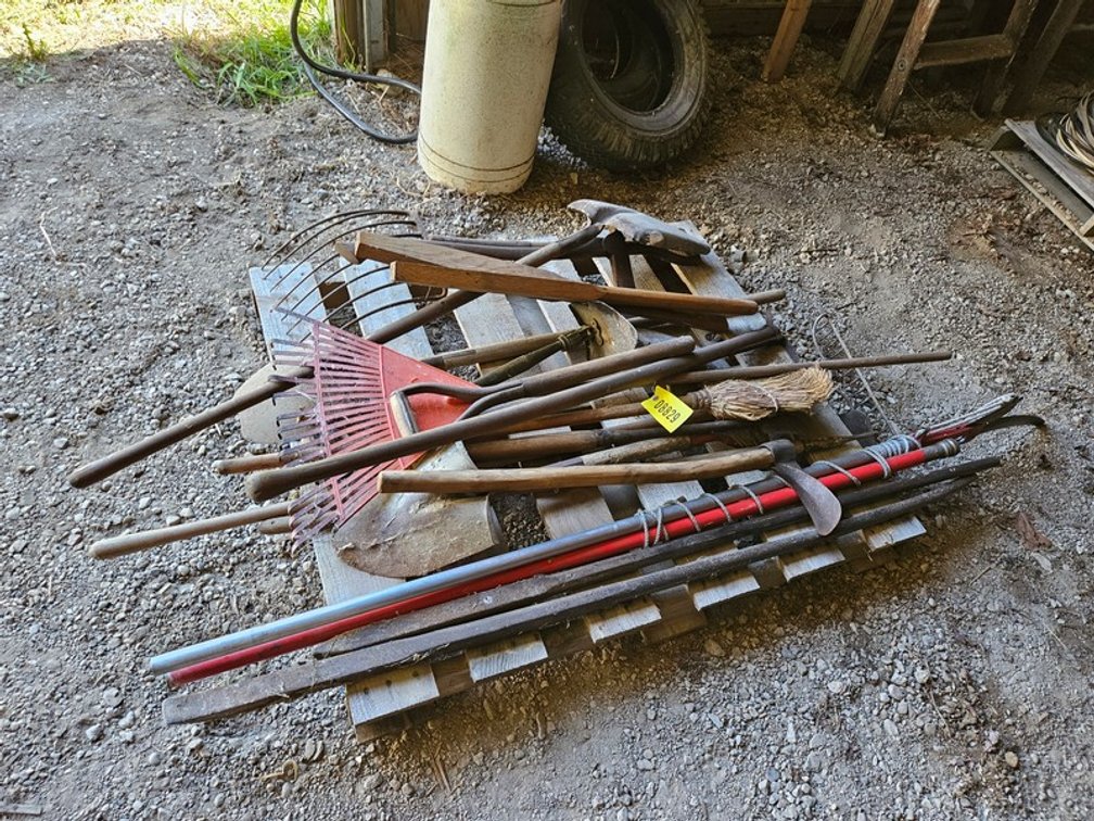 Pallet Of Hand Tools