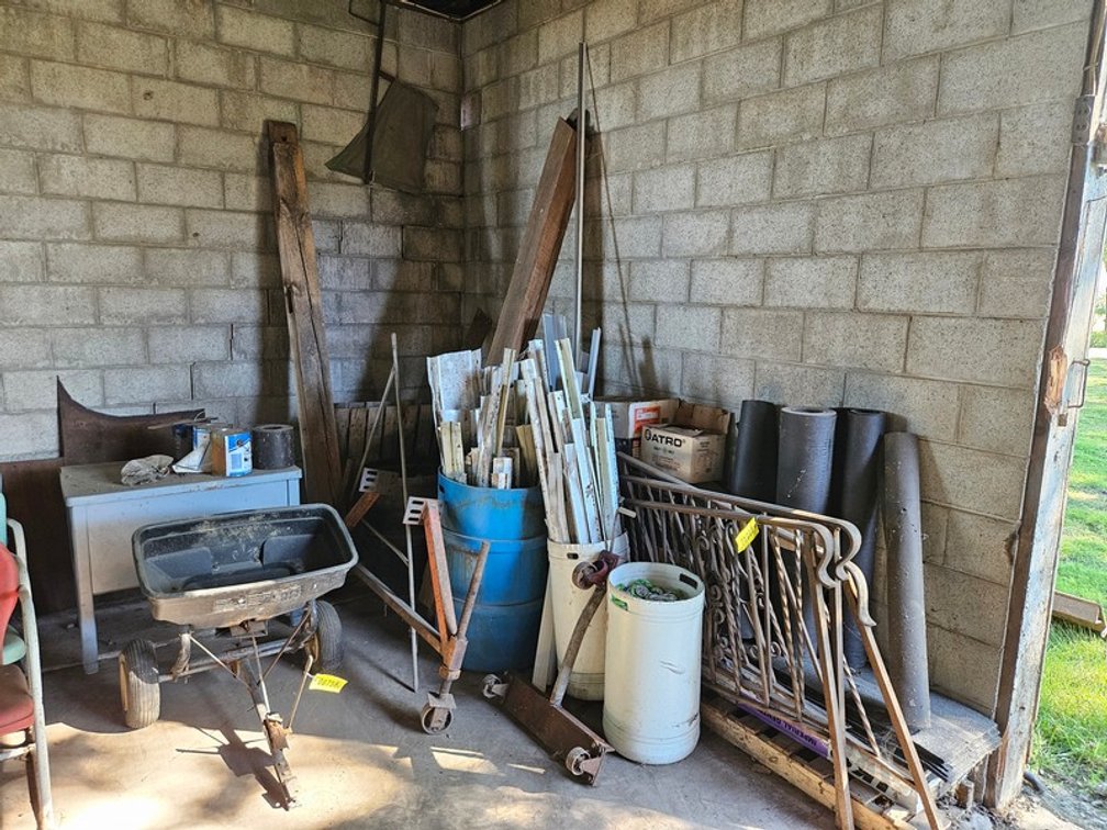 Corner Contents Lot