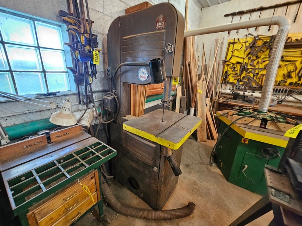 Delta Milwaukee 112-8388 Band Saw