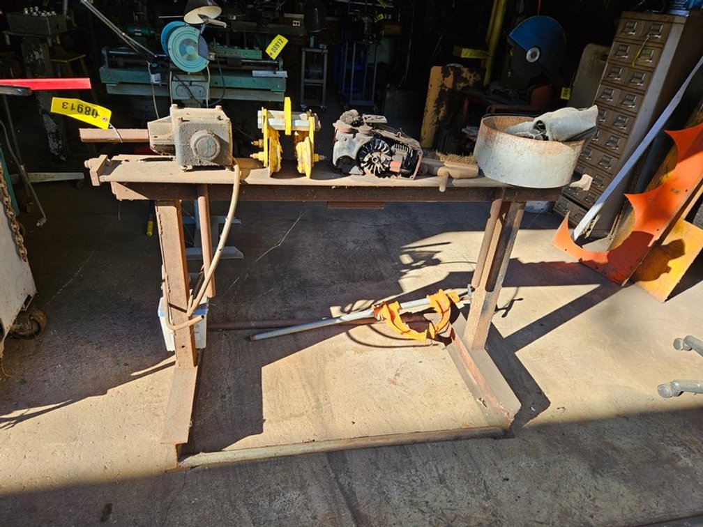 Metal Shop Stand