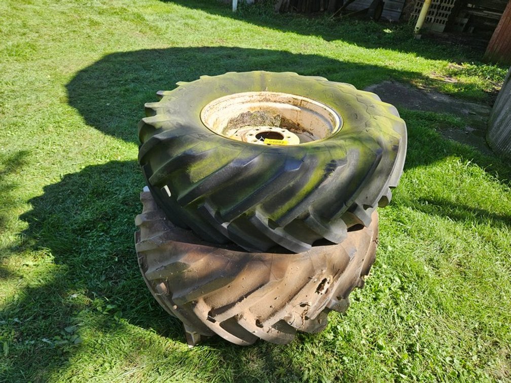Good Year 18.4-26 Tires And 8 Bolts Rims