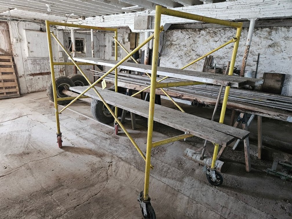Rolling Metal Scaffolding