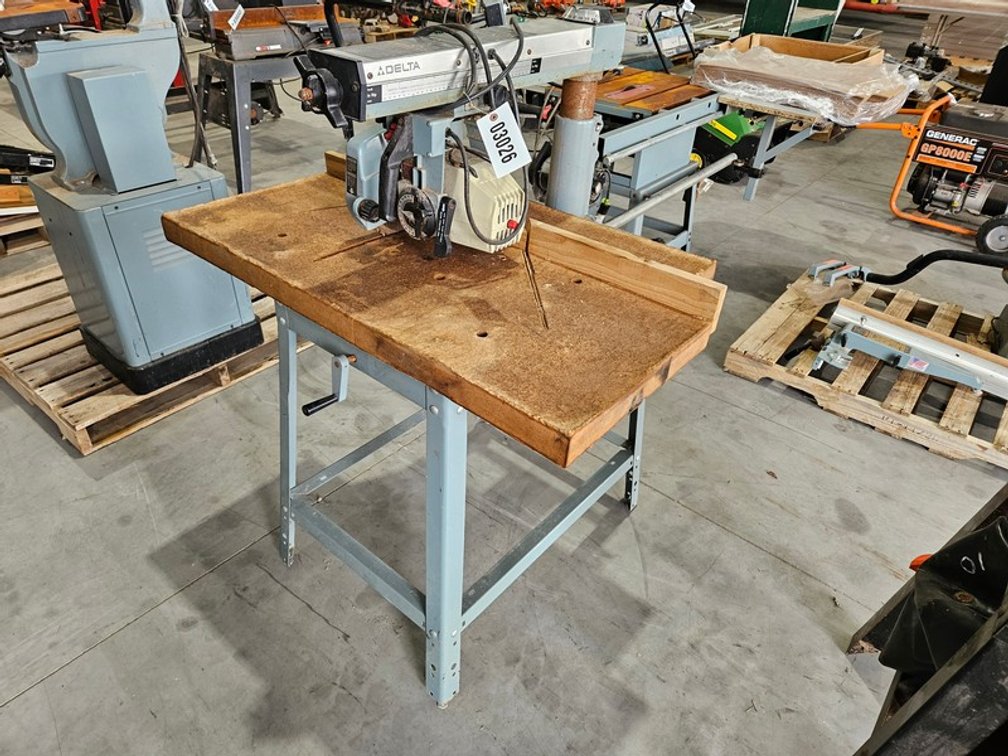 Delta Model 10 Deluxe Radial Arm Saw
