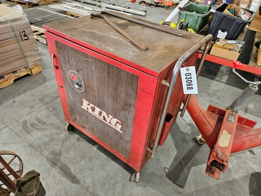 King 24"x31" Rolling Cabinet