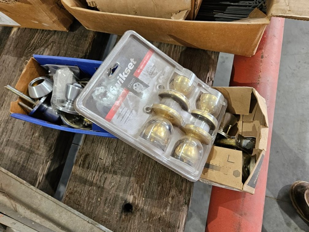 Assorted Door Handles And Parts