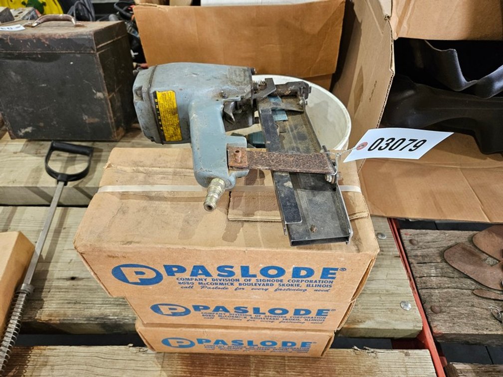 Paslode Pneumatic Staple Gun