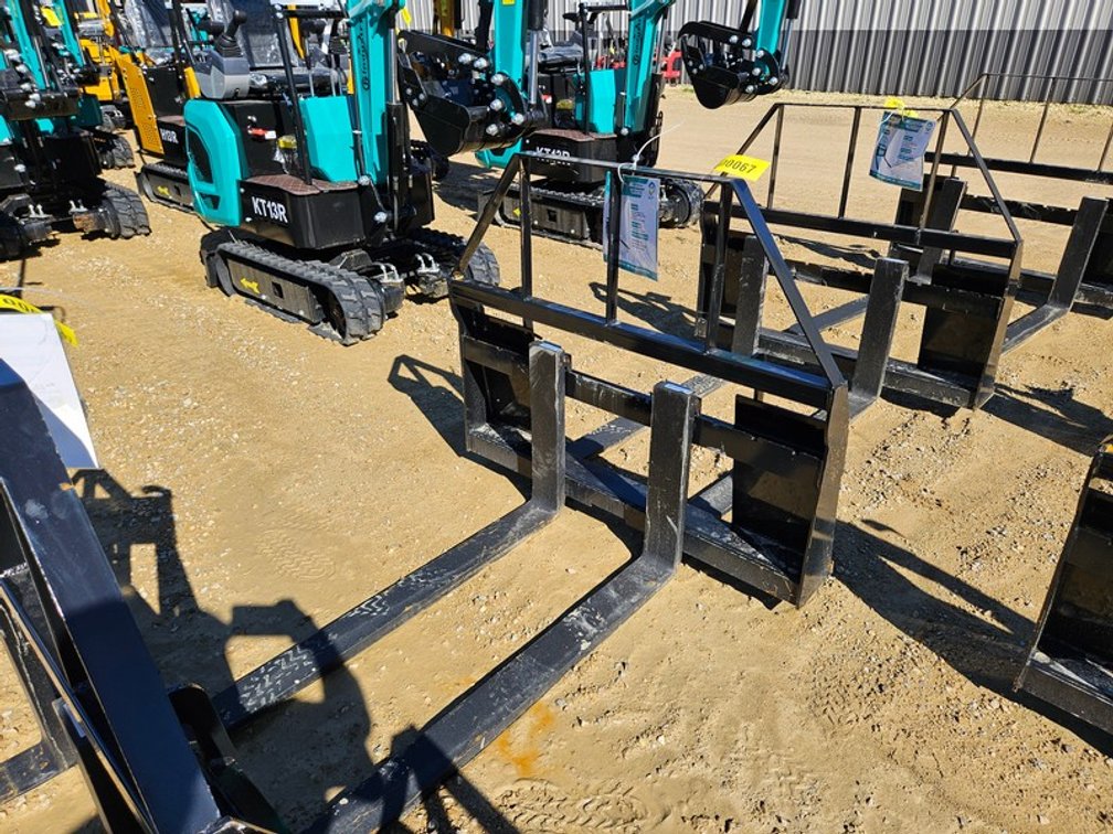 2026 Mower King 48" Skid Steer Pallet Forks