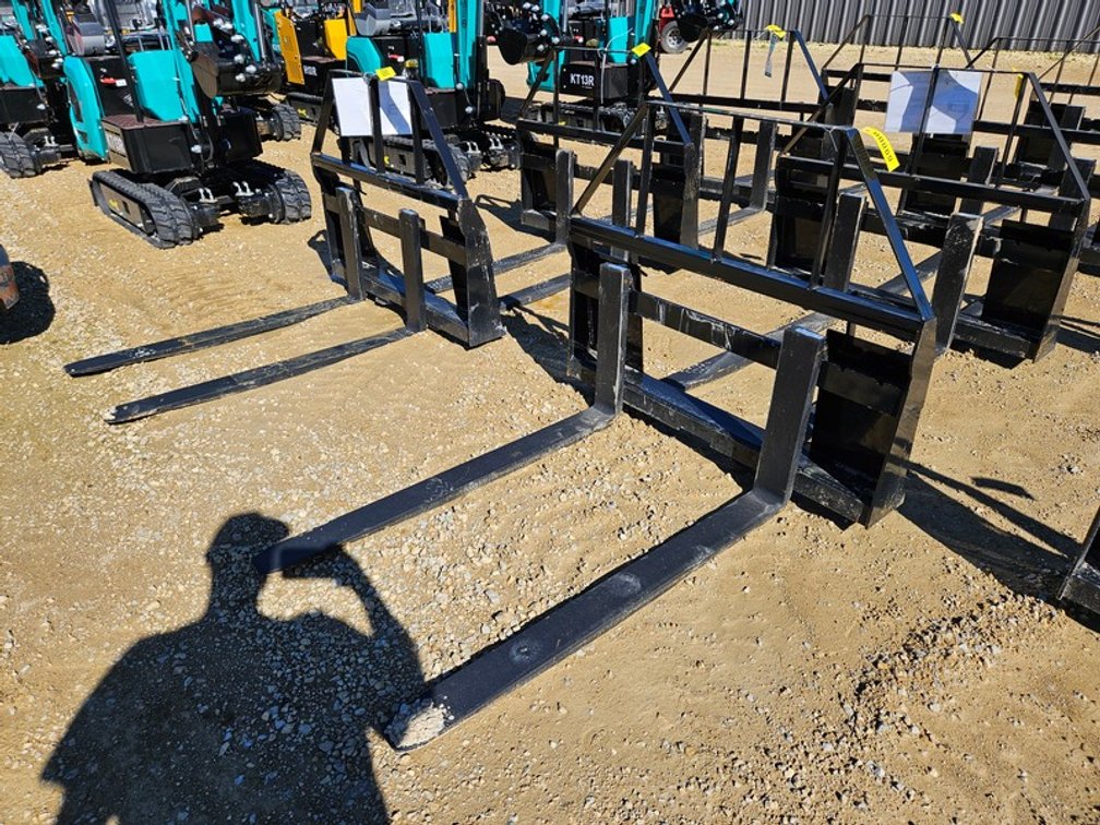 2026 Mower King 48" Skid Steer Pallet Forks