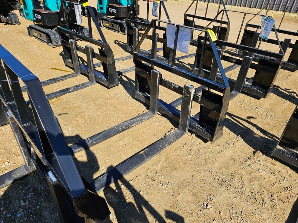 2026 Mower King 48" Skid Steer Pallet Forks