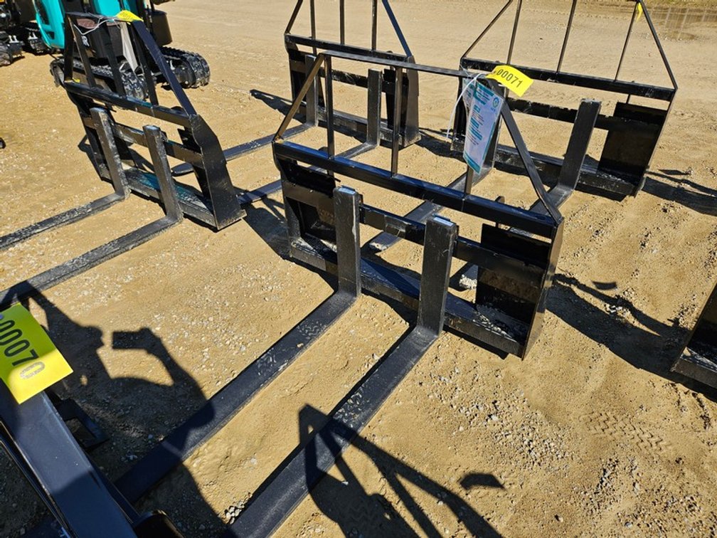 2026 Mower King 48" Skid Steer Pallet Forks