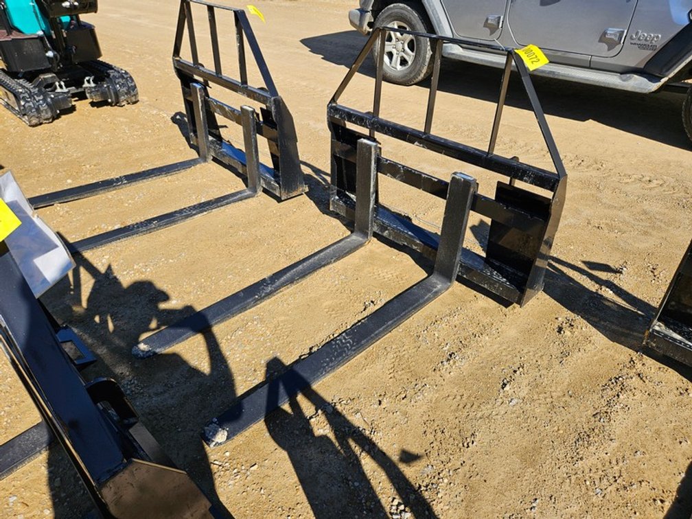 2026 Mower King 48" Skid Steer Pallet Forks