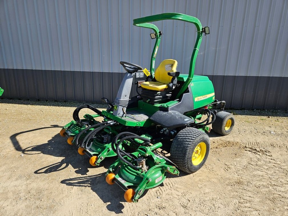 John Deere 8800 Terrain Cut Mower