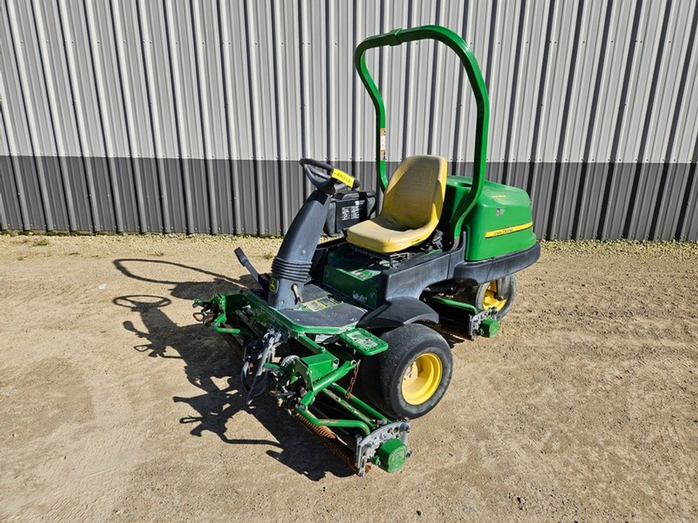 John Deere 2500E Cut Reel Mower