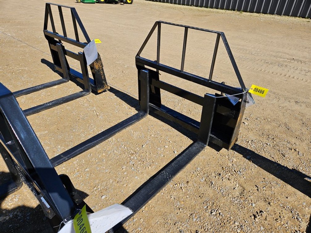 2026 Mower King 48" Skid Steer Pallet Forks