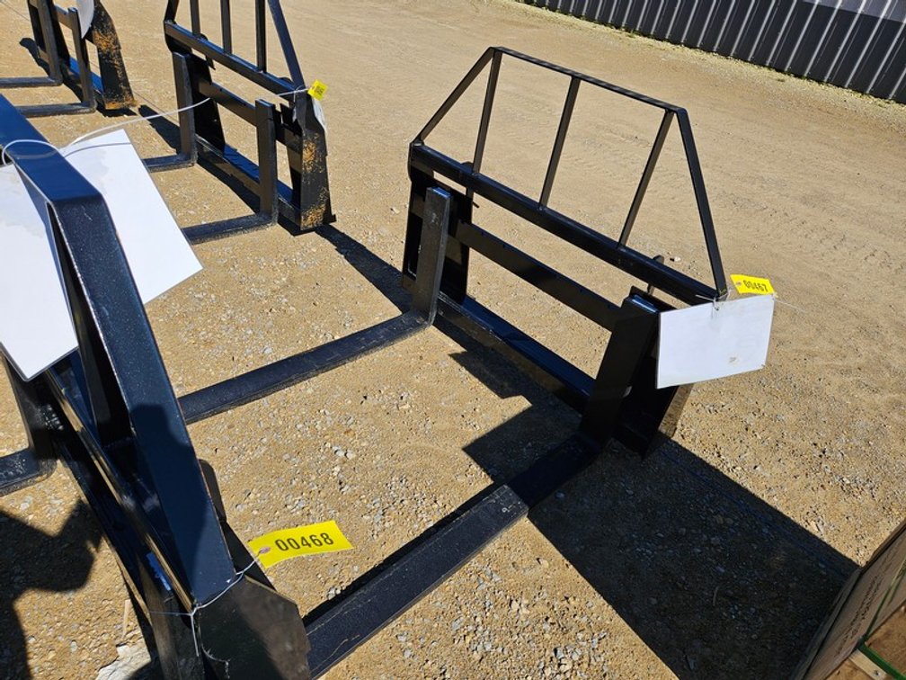 2026 Mower King 48" Skid Steer Pallet Forks