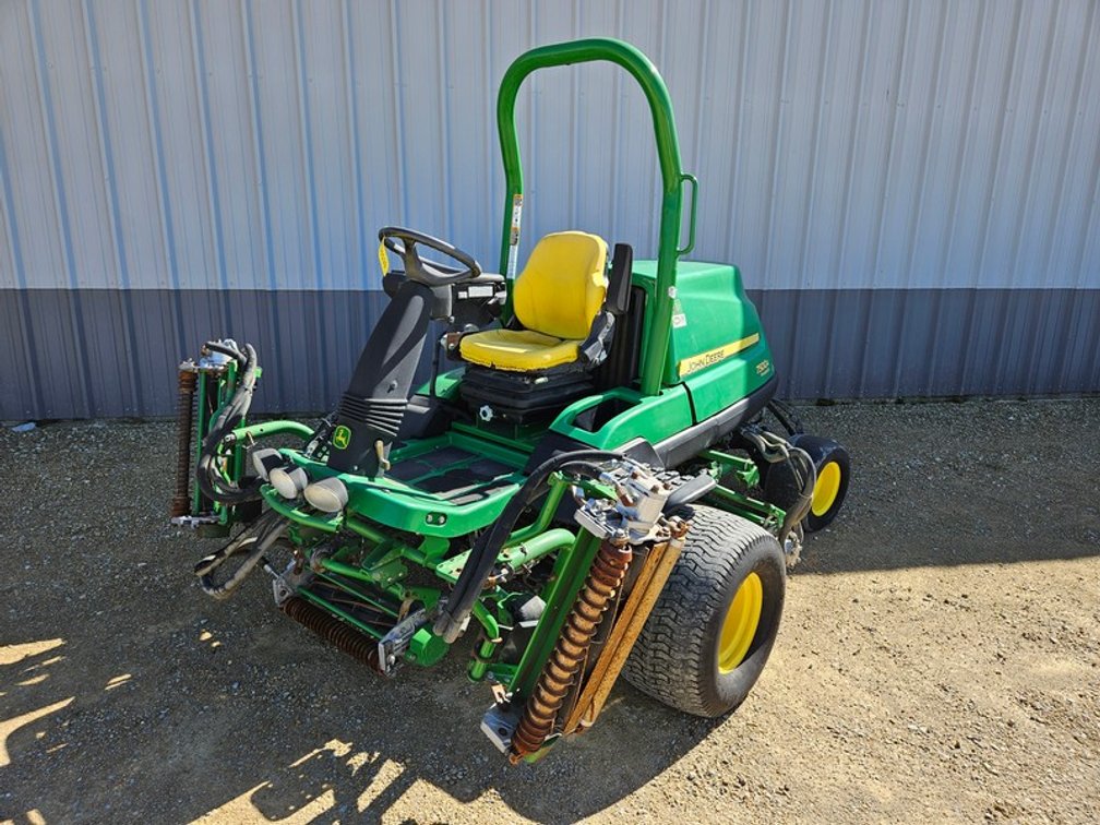 John Deere 7500A Precison Cut 4x4 Fairway Mower
