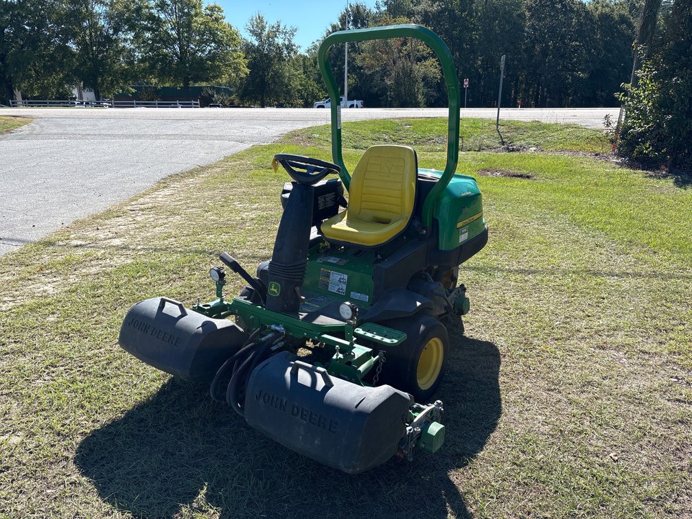 2015 John Deere 2500B Triplex Mower