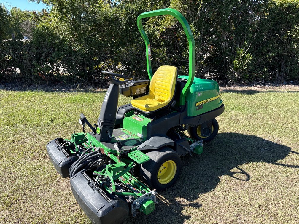 2021 John Deere 2400 PRECISI Triplex Mower