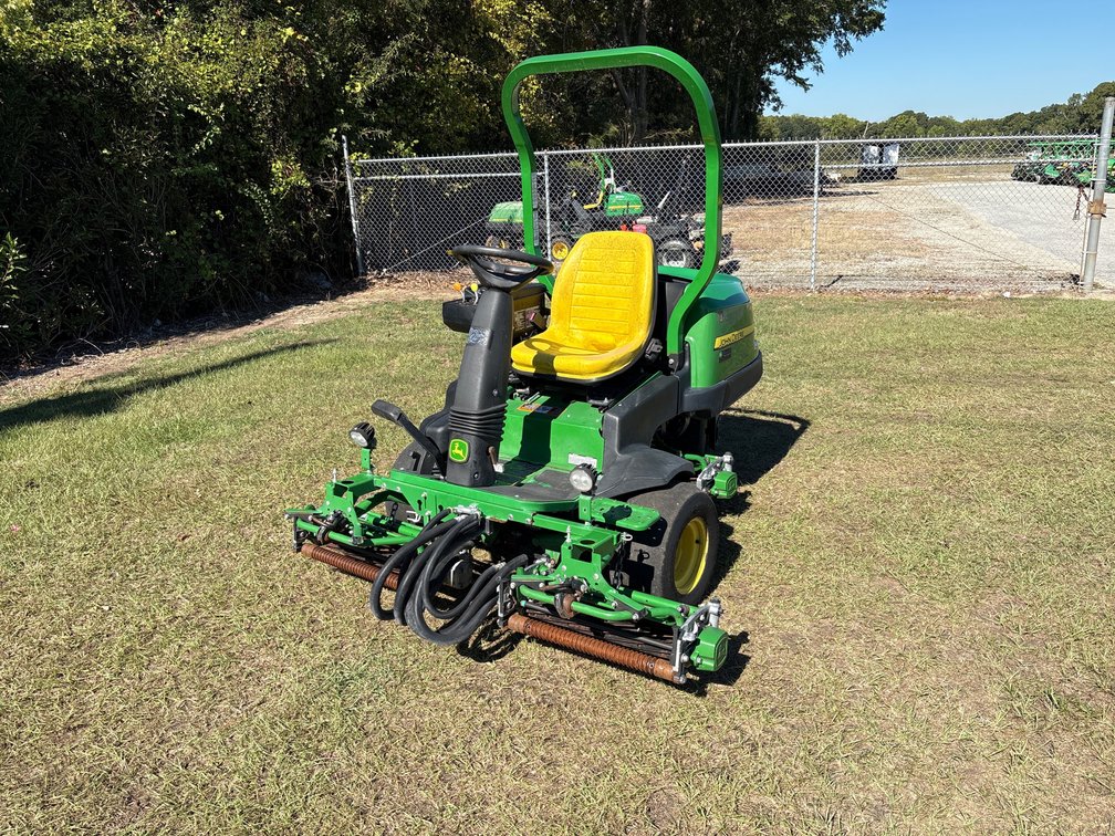 2021 John Deere 2400 Riding Greensmower
