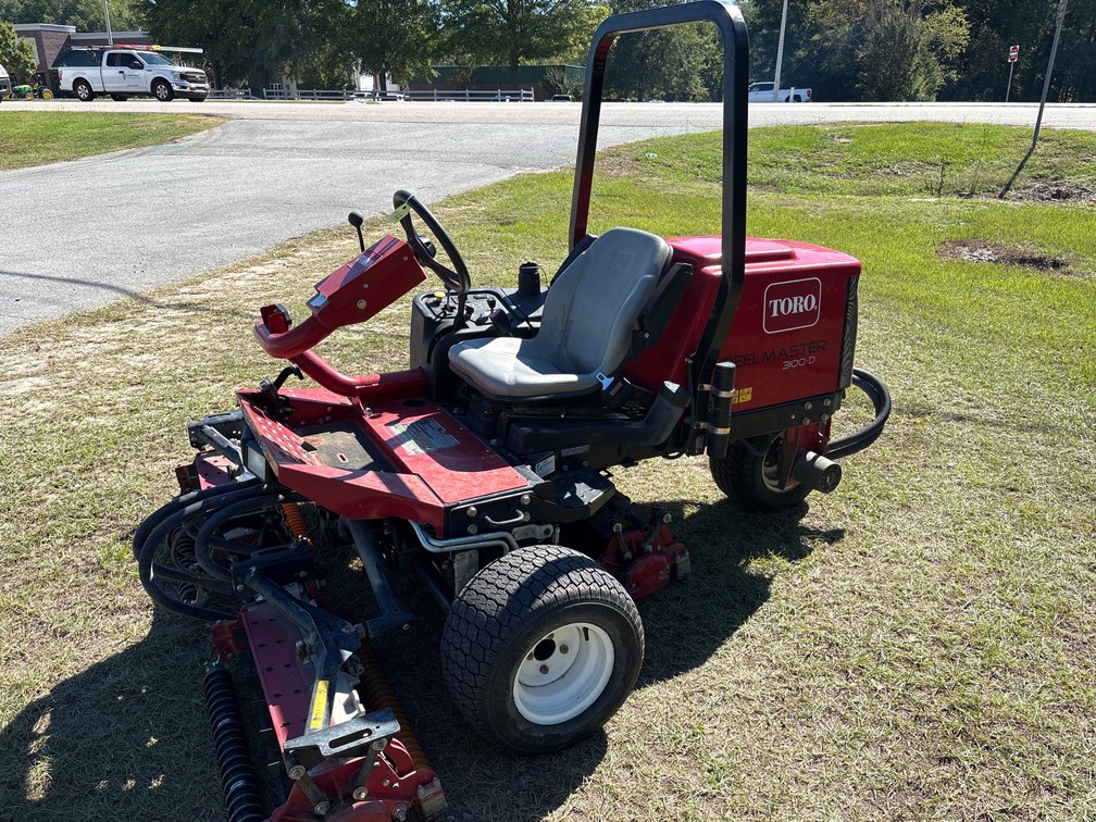 Toro 3100D Tri-plex Greens Mower TO3100OV