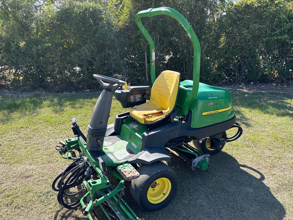 2012 John Deere 2500B Triplex Mower