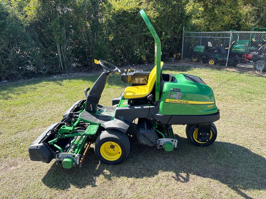 2021 John Deere 2400 Triplex Mower
