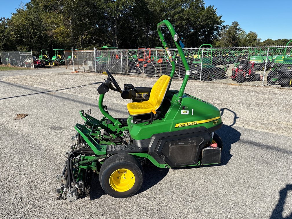 John Deere 2750 *DIESEL* Riding Greensmower