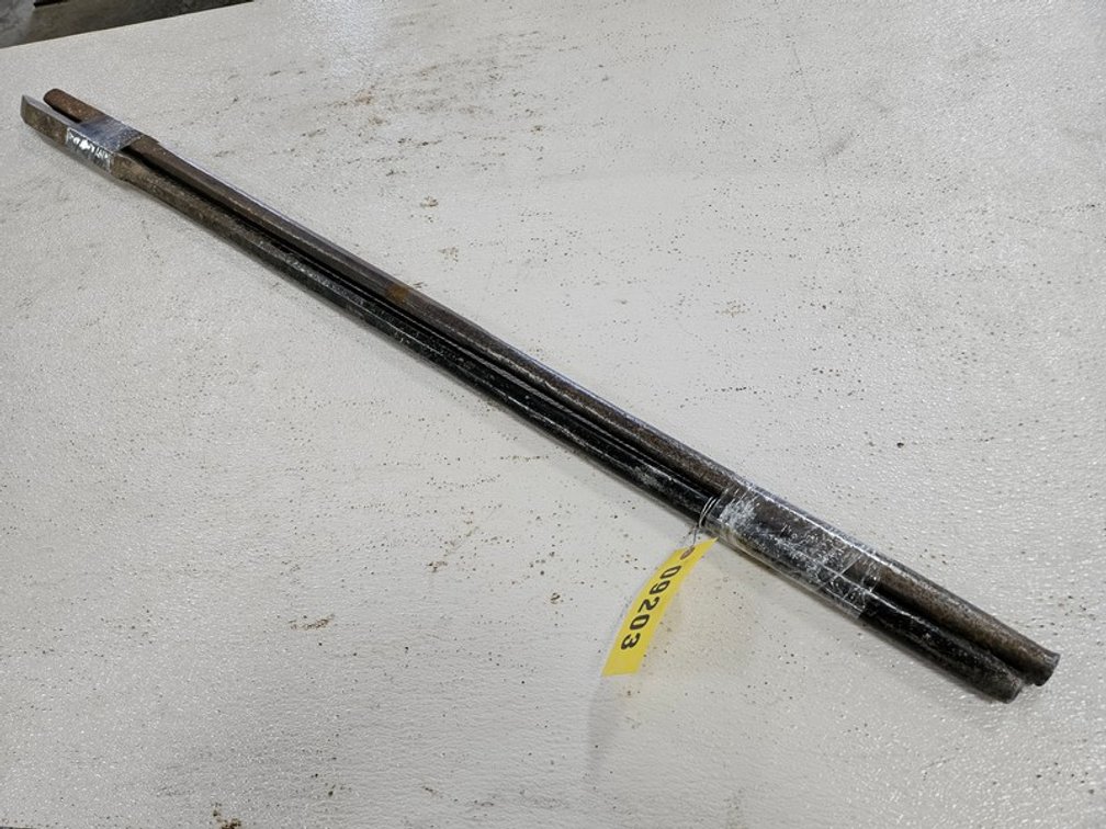 (2) 5' Chisel Point Diggers