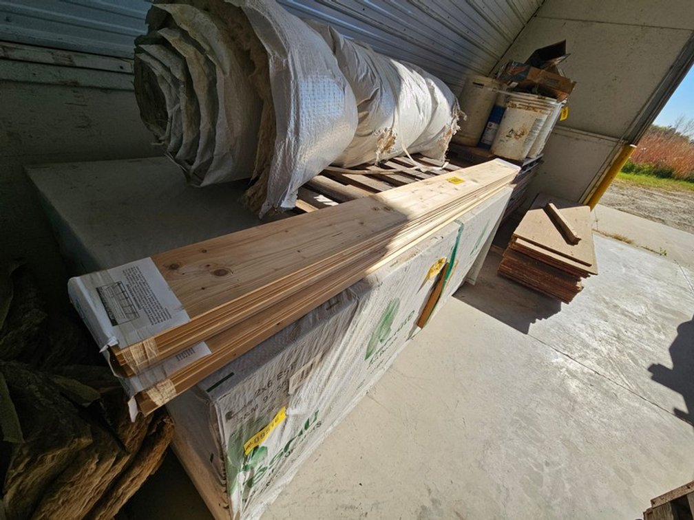 (8) 1"x8" Car Siding