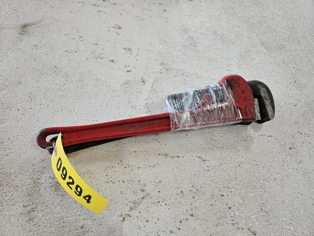 (2) 18" Pipe Wrenches