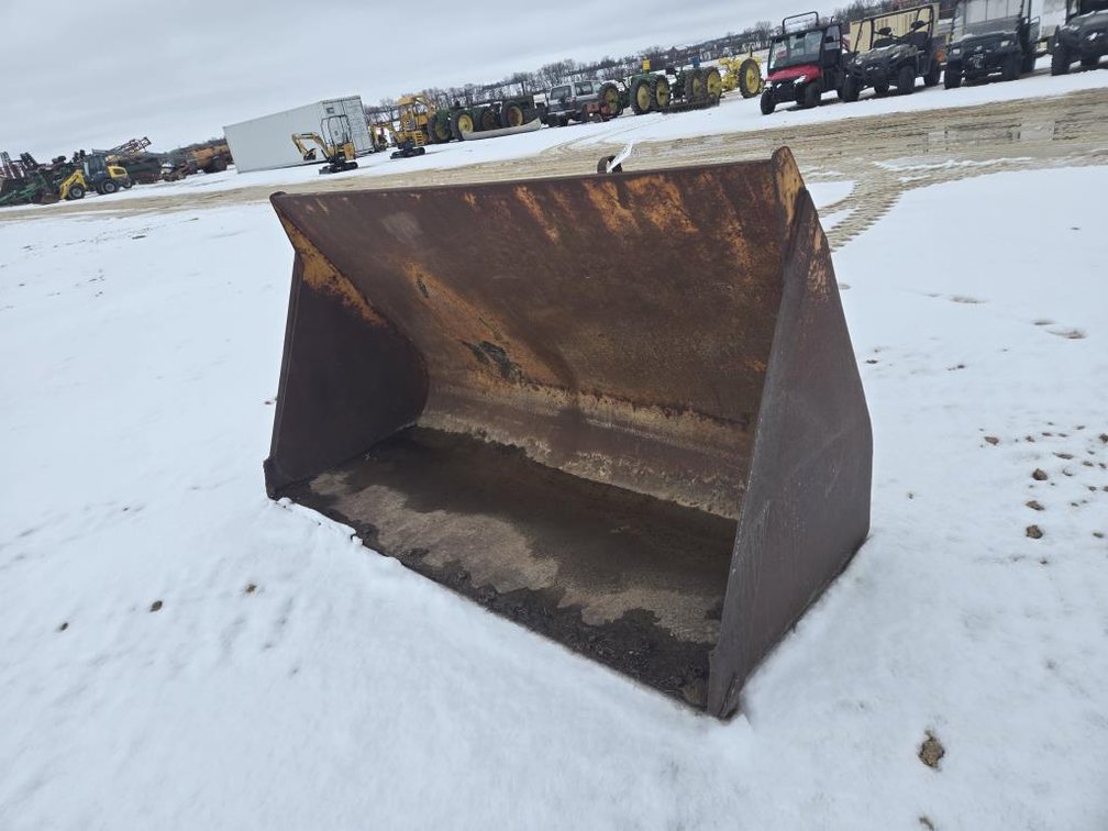 8' MATERIAL BUCKET FOR WHEEL LOADER