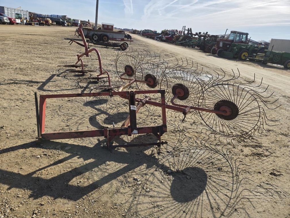 3PT 8 WHEEL HAY RAKE