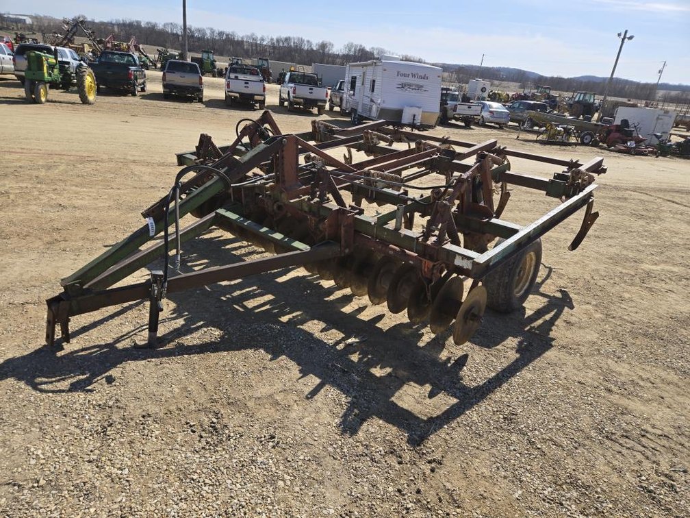 GLENCOE 9 SHANK CHISEL PLOW
