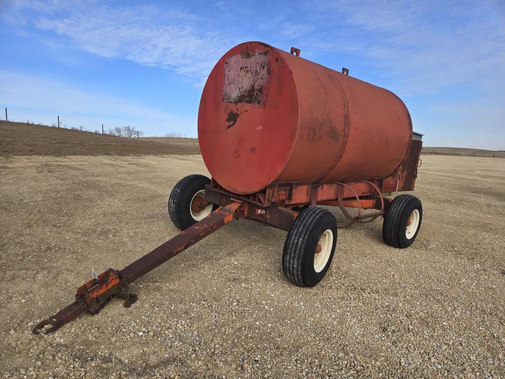 2000 GALLON DIESEL FUEL TRAILER W/ HAND PUMP