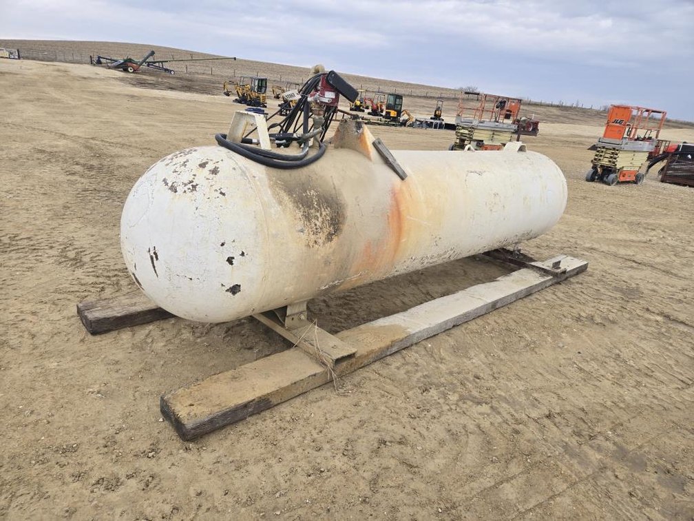 1000 GALLON FUEL BARREL W/ PUMP