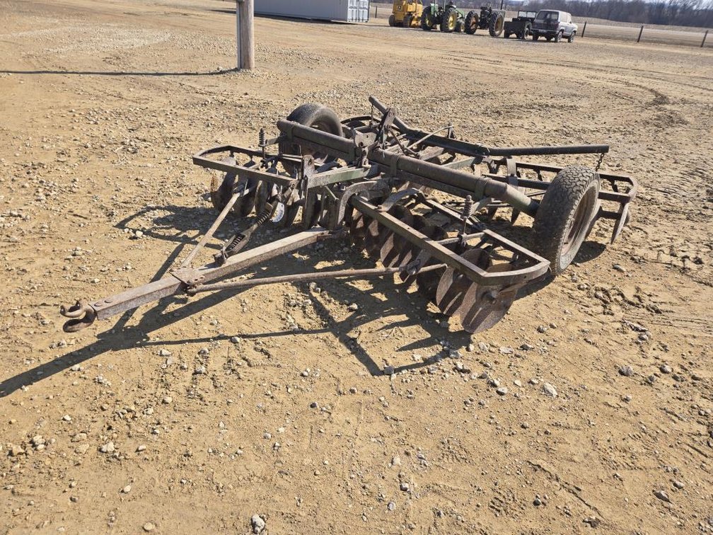 JOHN DEERE SMALL DISK