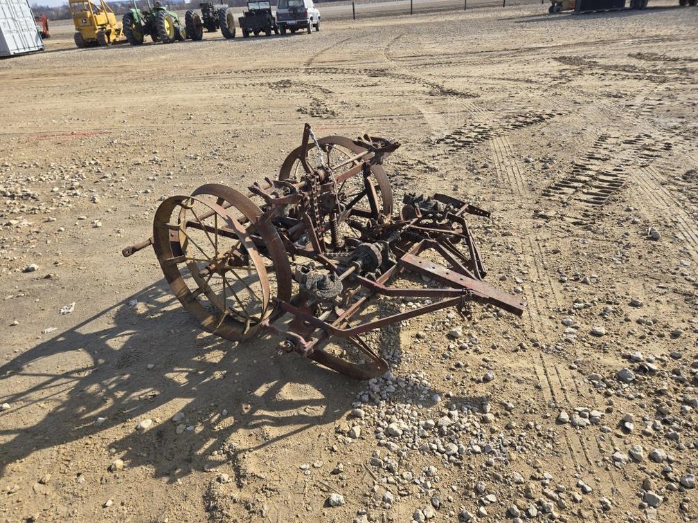 MCCORMICK 2 ROW CORN PLANTER