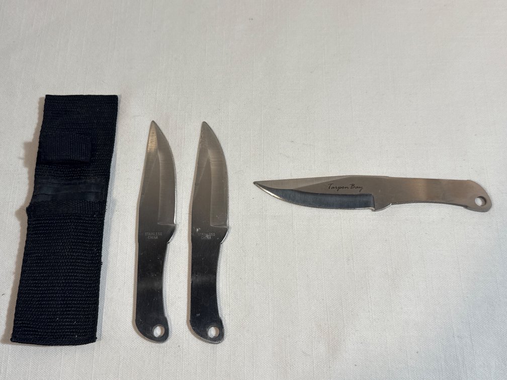 Throwing Knives (3)